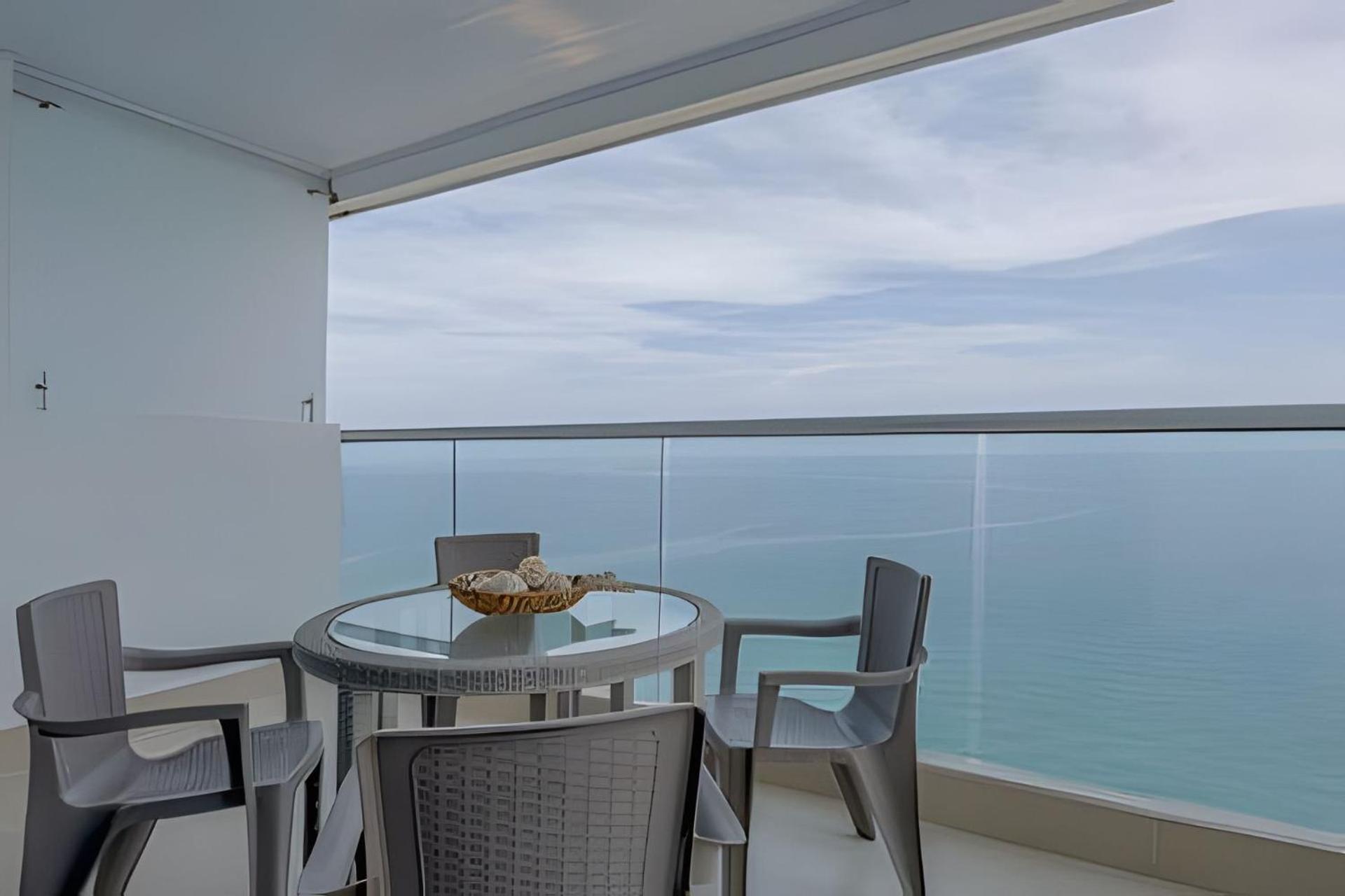 Laurdhomes Palmetto Floor 32, Sea View