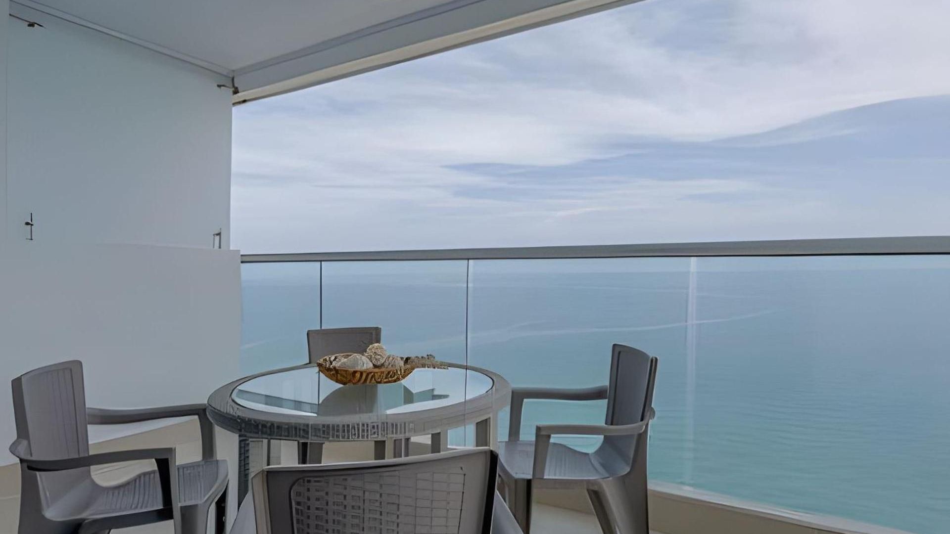 Laurdhomes Palmetto Floor 32, Sea View