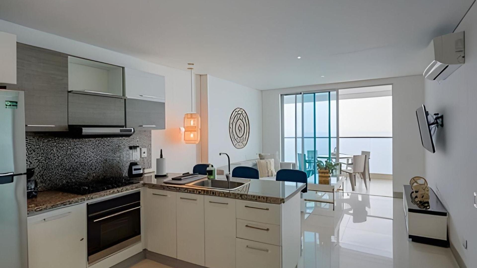 Laurdhomes Palmetto Floor 32, Sea View Apartment