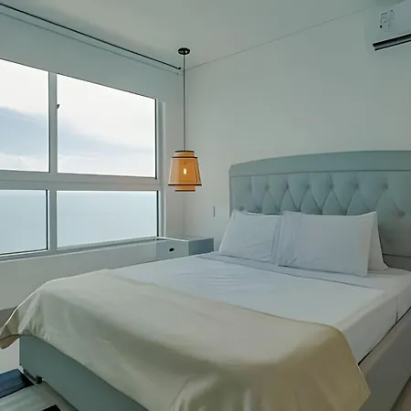 Laurdhomes Palmetto Floor 32, Sea View Apartment