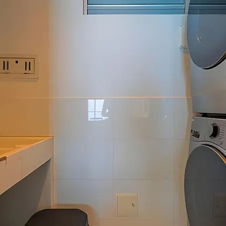 Laurdhomes Palmetto Floor 32, Sea View
