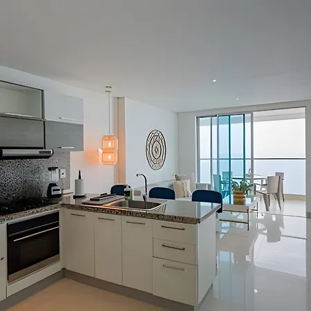 Laurdhomes Palmetto Floor 32, Sea View Apartment